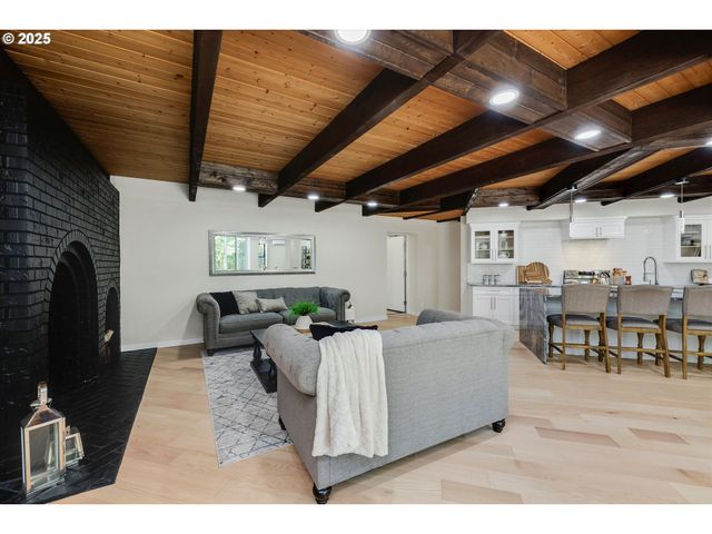 11911 Nw SEAVEY Rd, Forest Grove, OR 97116