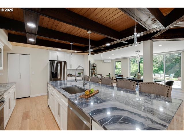 11911 Nw SEAVEY Rd, Forest Grove, OR 97116