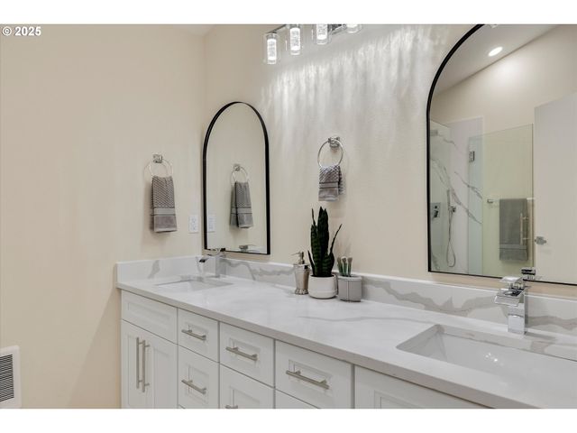 11911 Nw SEAVEY Rd, Forest Grove, OR 97116