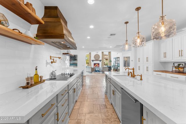 5850 E CONCHO Street, Apache Junction, AZ 85119