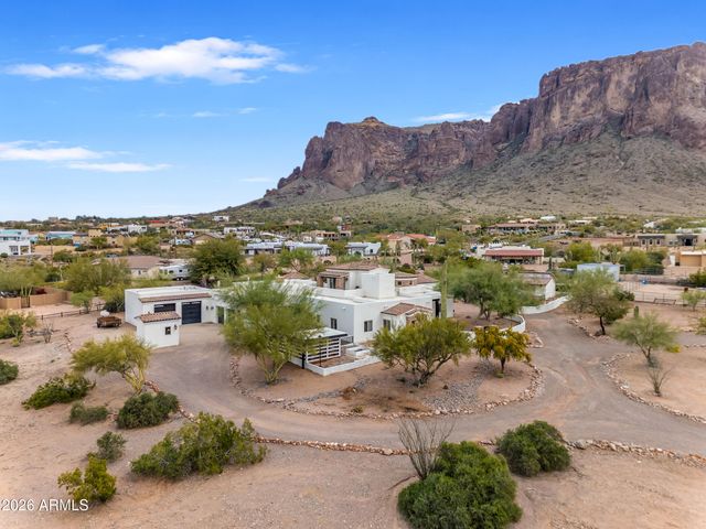 5850 E CONCHO Street, Apache Junction, AZ 85119