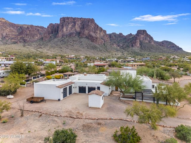 5850 E CONCHO Street, Apache Junction, AZ 85119