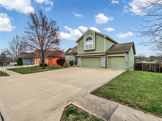 721 Saddle Peak Drive, Raymore, MO 64083