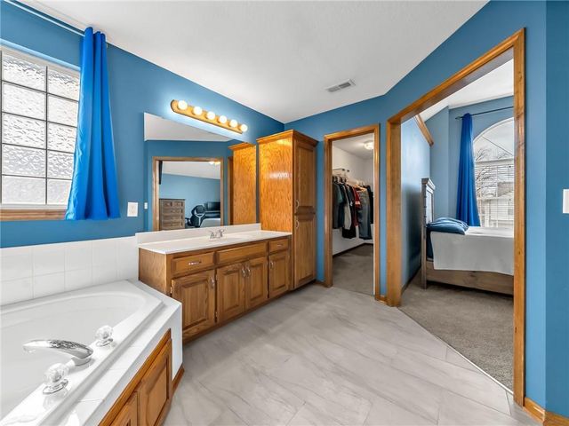 721 Saddle Peak Drive, Raymore, MO 64083