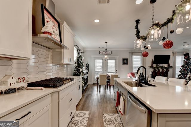 572 Redfish Way, Hoschton, GA 30548