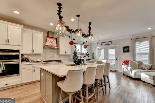 572 Redfish Way, Hoschton, GA 30548