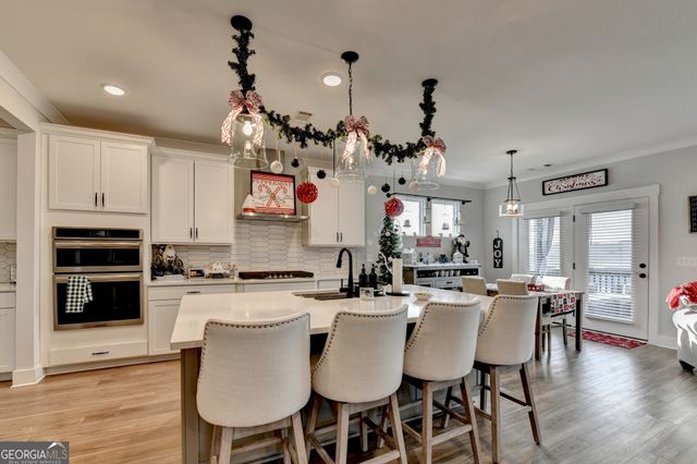 572 Redfish Way, Hoschton, GA 30548