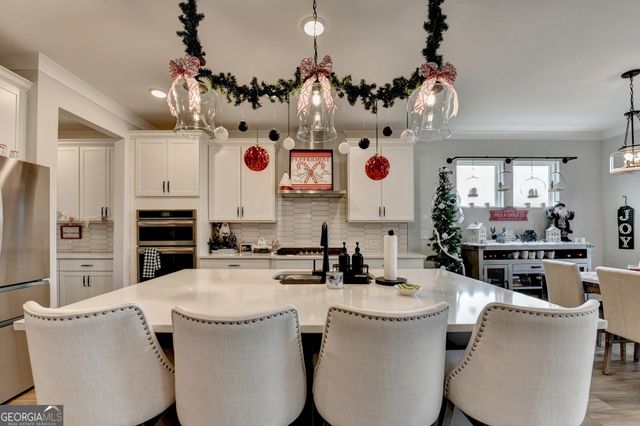 572 Redfish Way, Hoschton, GA 30548