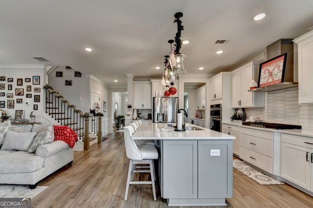 572 Redfish Way, Hoschton, GA 30548