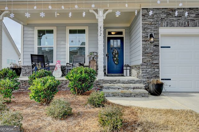 572 Redfish Way, Hoschton, GA 30548