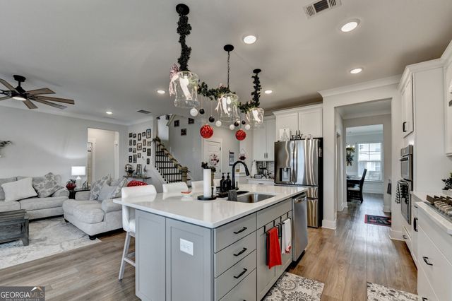 572 Redfish Way, Hoschton, GA 30548