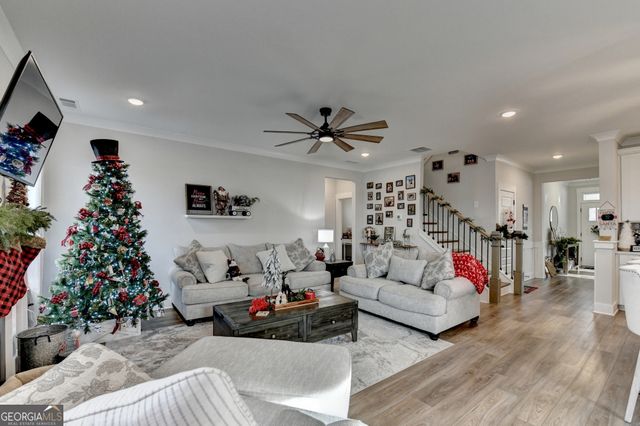 572 Redfish Way, Hoschton, GA 30548