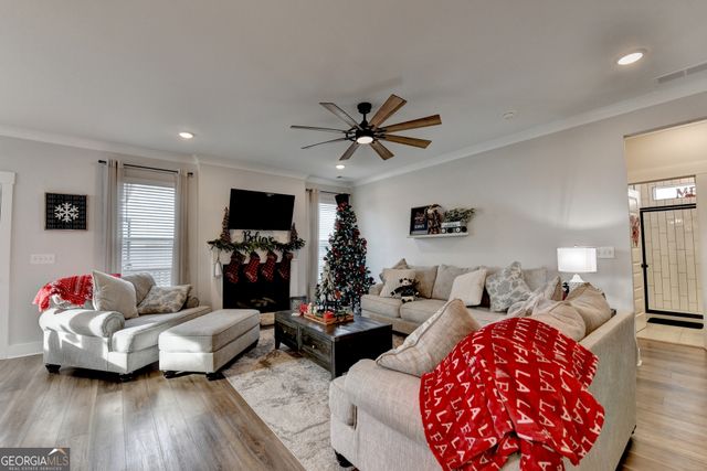 572 Redfish Way, Hoschton, GA 30548