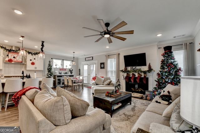 572 Redfish Way, Hoschton, GA 30548