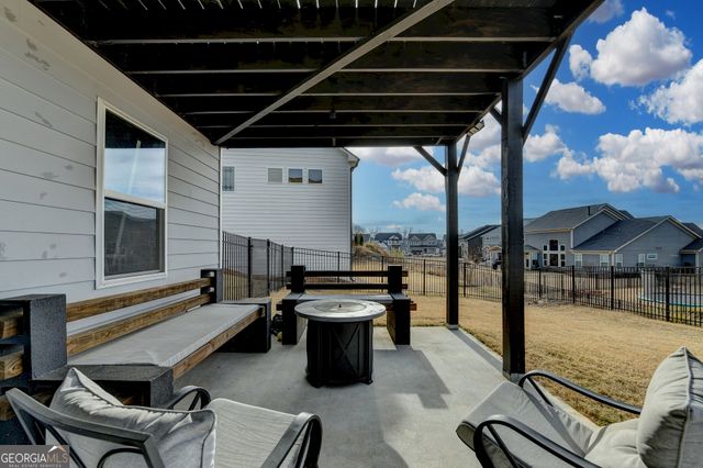 572 Redfish Way, Hoschton, GA 30548