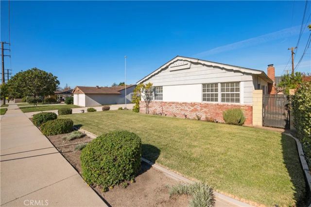 119 W Gladstone, Glendora, CA 91740
