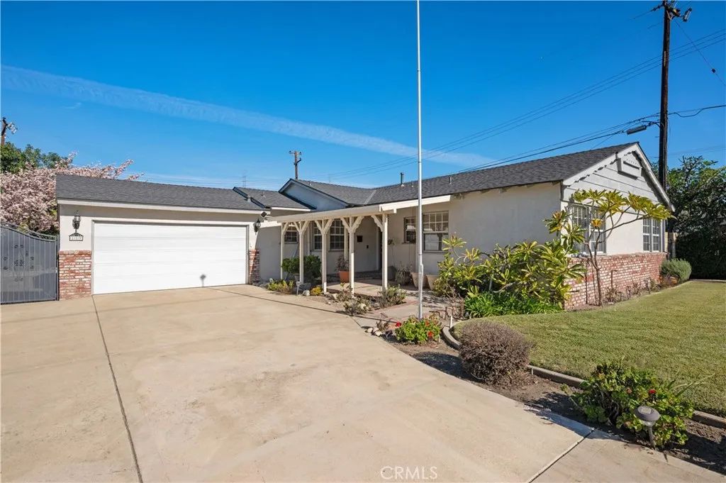 119 W Gladstone, Glendora, CA 91740