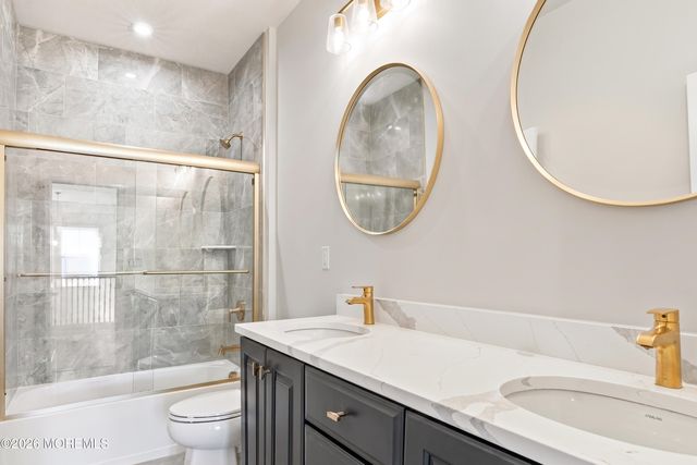 61 Mitchell Court, Manalapan, NJ 07726