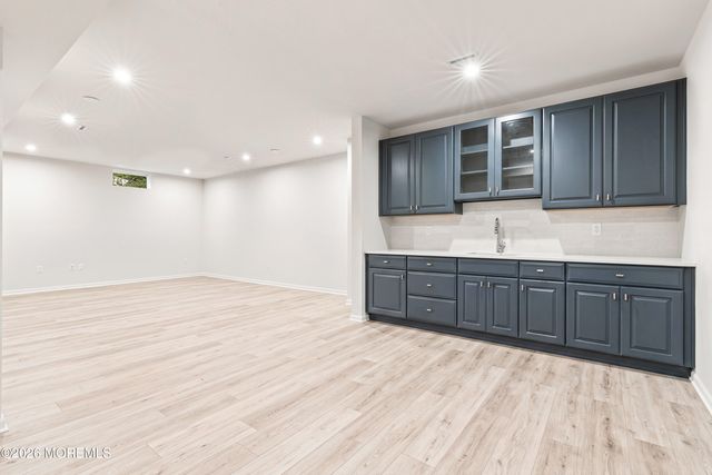 61 Mitchell Court, Manalapan, NJ 07726