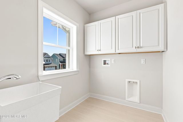 61 Mitchell Court, Manalapan, NJ 07726