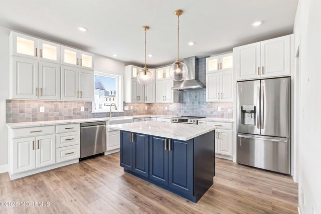61 Mitchell Court, Manalapan, NJ 07726