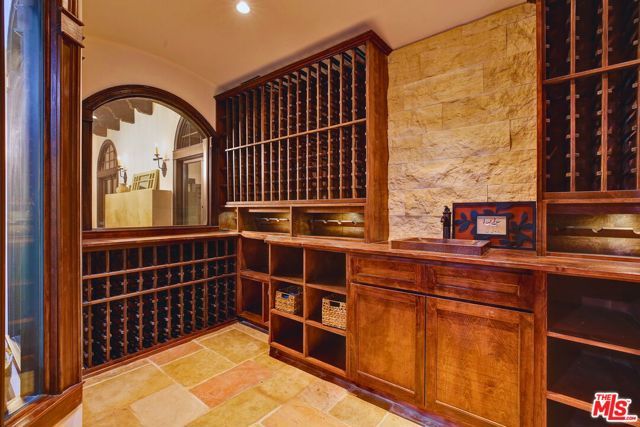 2570 Nichols Canyon Road, Los Angeles, CA 90046