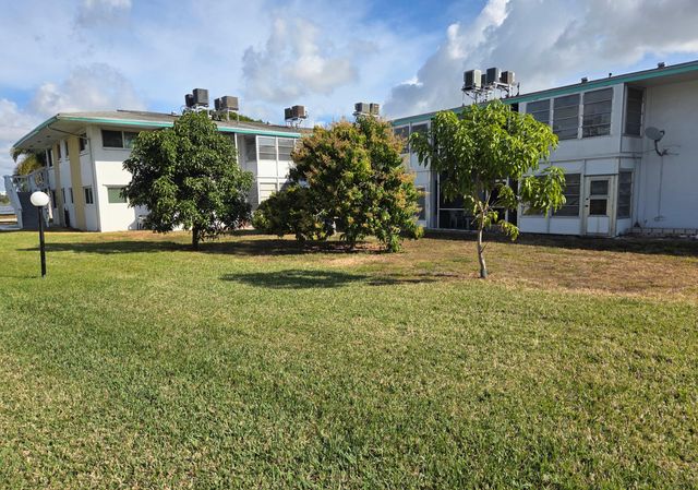 2180 Lake Osborne Drive 7, Lake Worth Beach, FL 33461