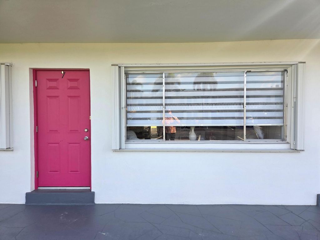 2180 Lake Osborne Drive 7, Lake Worth Beach, FL 33461