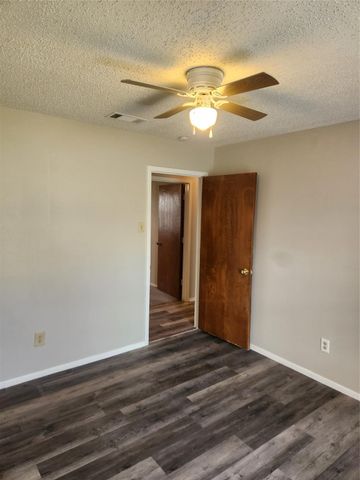 12419 Sparrow Court, Balch Springs, TX 75180