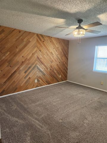 12419 Sparrow Court, Balch Springs, TX 75180