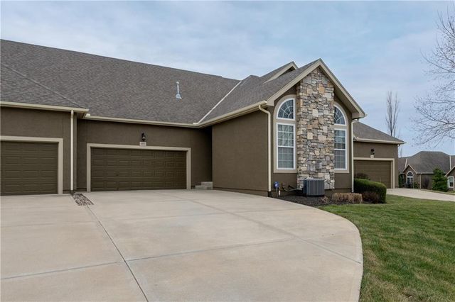 16513 W 168th Place, Olathe, KS 66062
