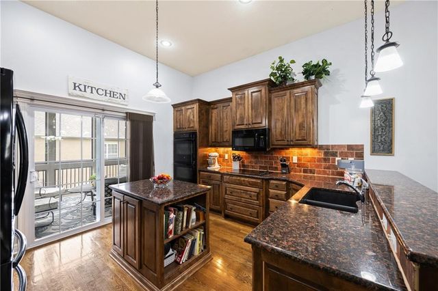 16513 W 168th Place, Olathe, KS 66062