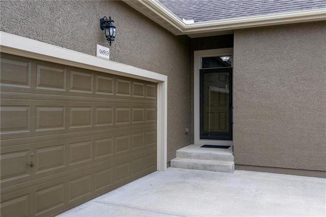 16513 W 168th Place, Olathe, KS 66062