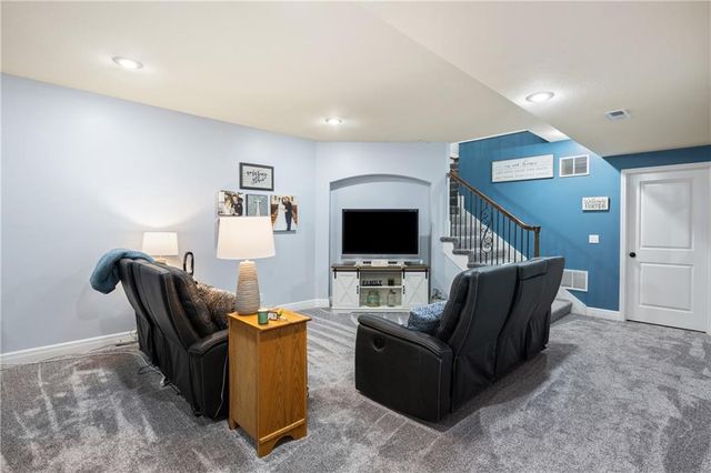 16513 W 168th Place, Olathe, KS 66062