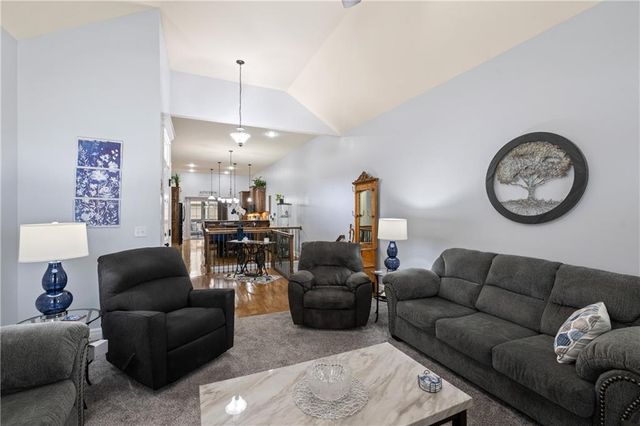 16513 W 168th Place, Olathe, KS 66062