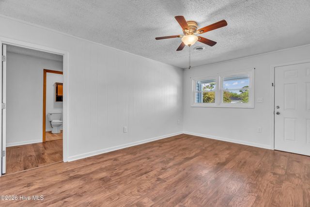 33 Riegel Drive, Hubert, NC 28539