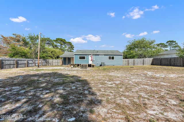 33 Riegel Drive, Hubert, NC 28539