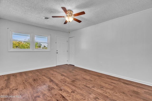 33 Riegel Drive, Hubert, NC 28539