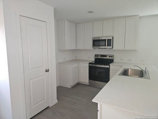 3449 Sky PL, Seguin, TX 78155