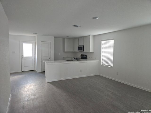 3449 Sky PL, Seguin, TX 78155