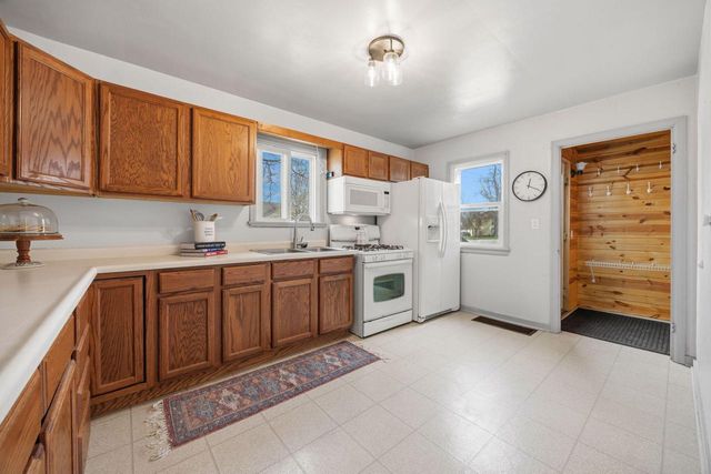 98 Jackson STREET, Fort Atkinson, WI 53538