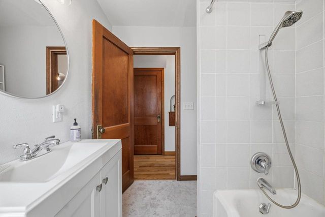 98 Jackson STREET, Fort Atkinson, WI 53538