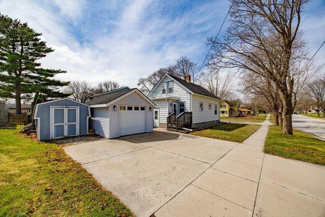 98 Jackson STREET, Fort Atkinson, WI 53538