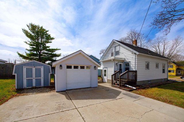 98 Jackson STREET, Fort Atkinson, WI 53538