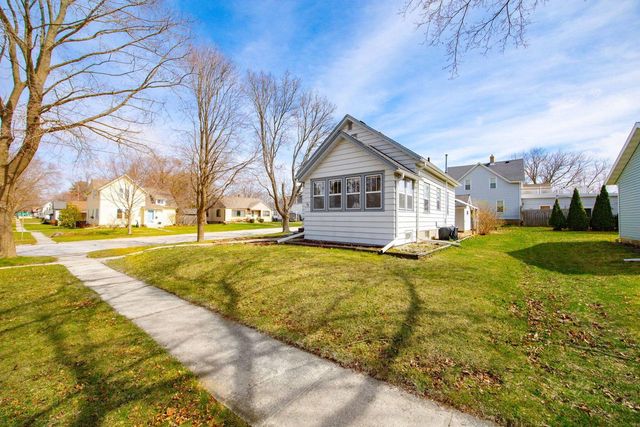 98 Jackson STREET, Fort Atkinson, WI 53538