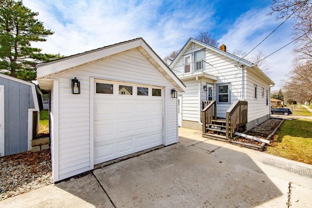 98 Jackson STREET, Fort Atkinson, WI 53538