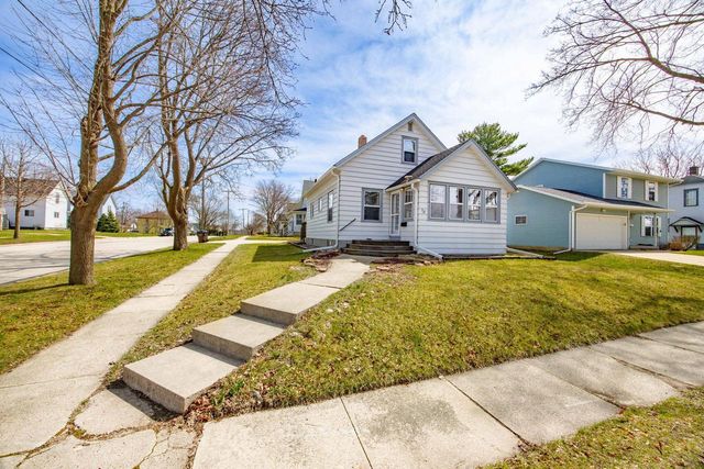 98 Jackson STREET, Fort Atkinson, WI 53538
