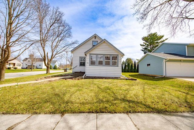 98 Jackson STREET, Fort Atkinson, WI 53538