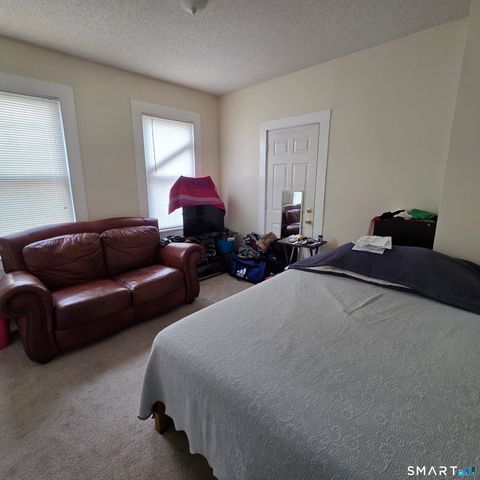 372 East Street, New Britain, CT 06051