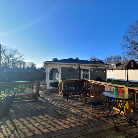 124 Park Avenue SW, Bolivar, OH 44612